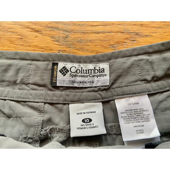 COLUMBIA Titanium Nylon Gray Adventure Shorts Womens sz 10 - Picture 3 of 12